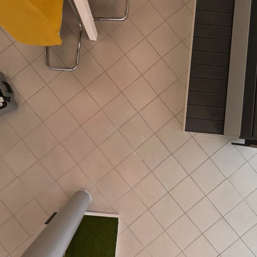 Same 360° living room floor with the tripod removed and the wood pattern rebuilt
